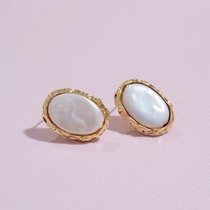 Hepburn style retro niche earrings